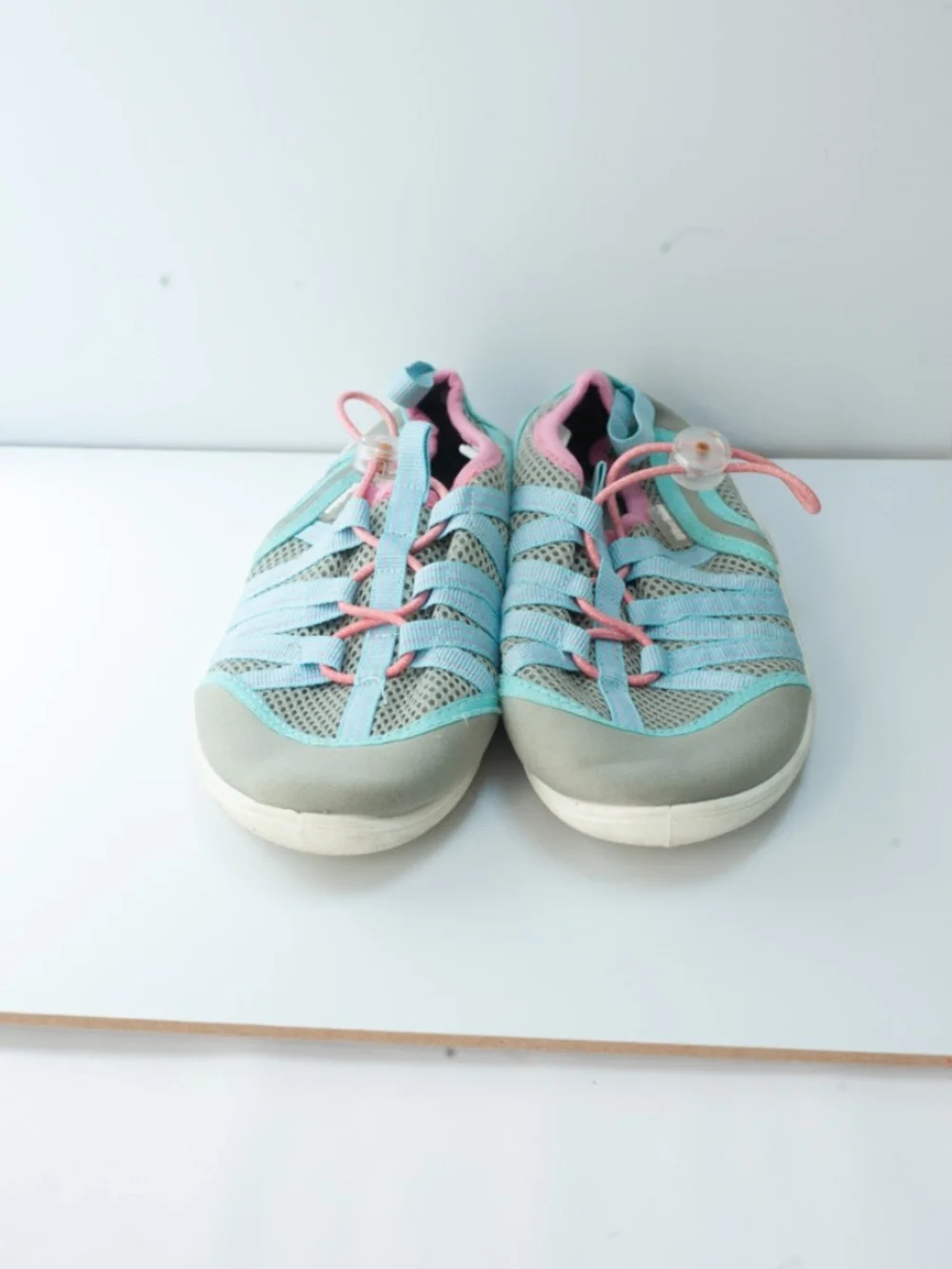 West Marine Girls Aqua Socks Water Shoes Size 2 in Gray, Pink, Aqua, Blue